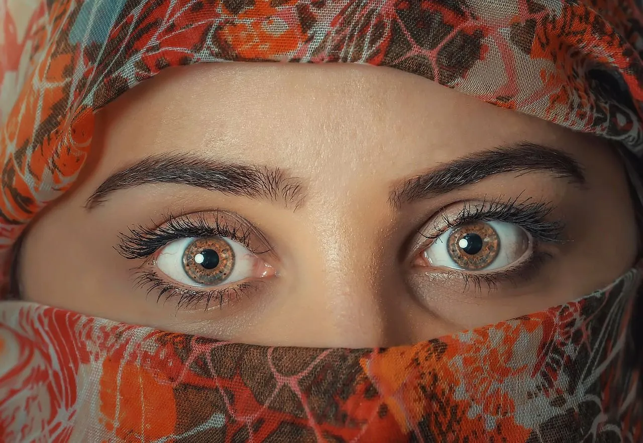 maquillaje para ojos marrones o color miel